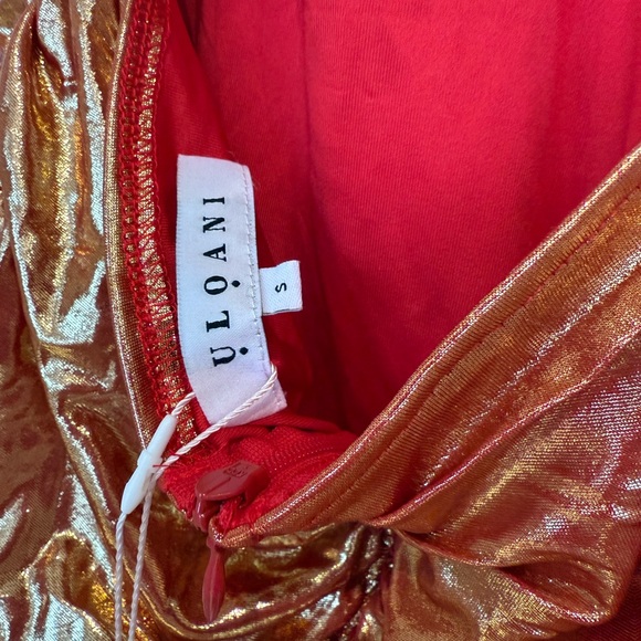 Backless Metallic Gold Dress - Picture 3 of 3